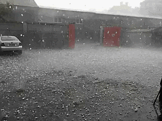 上市公司动态 中国平安上半年归母净利降88%寒武纪实现扭亏中国石油上半年净利降5